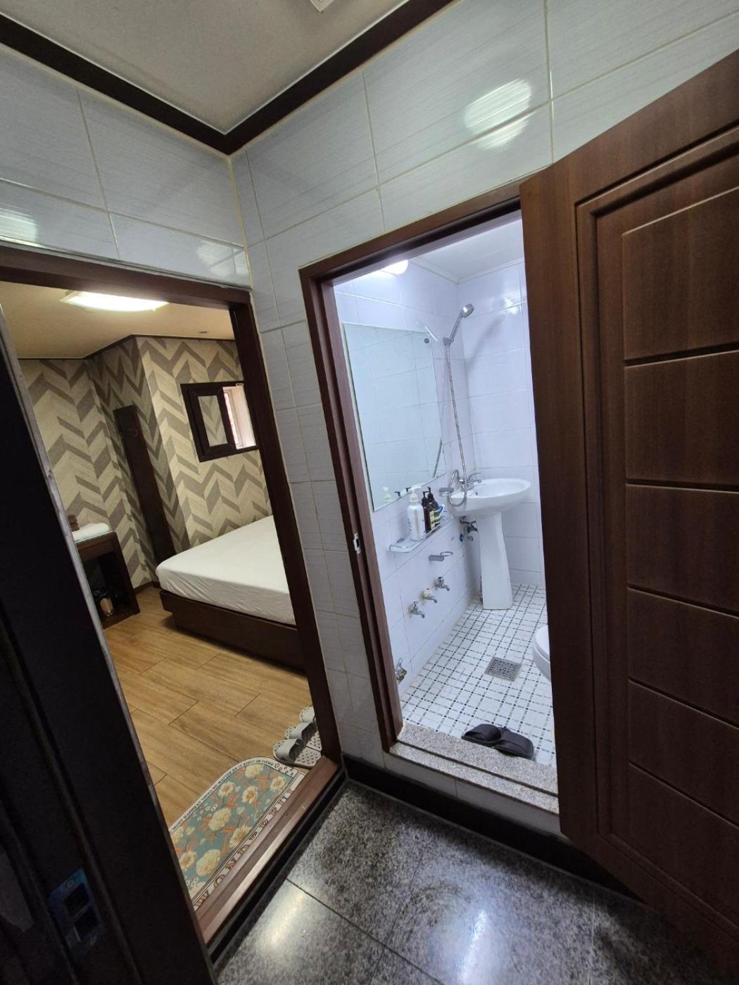 Joyful Stay Seoul Bagian luar foto