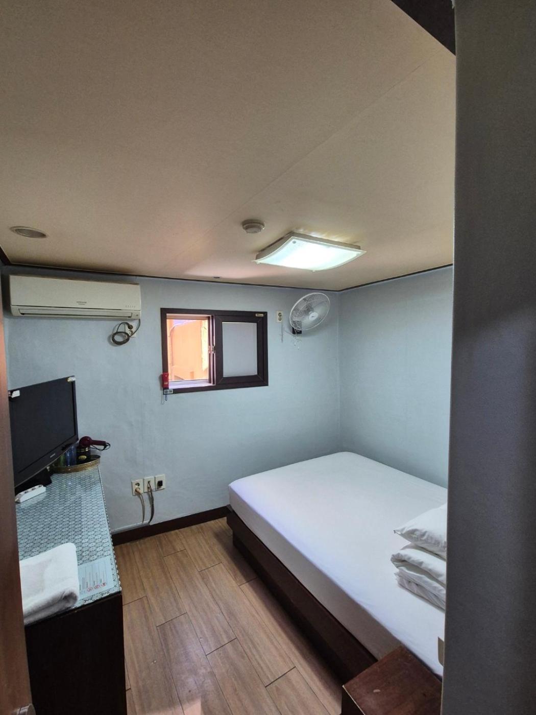 Joyful Stay Seoul Bagian luar foto