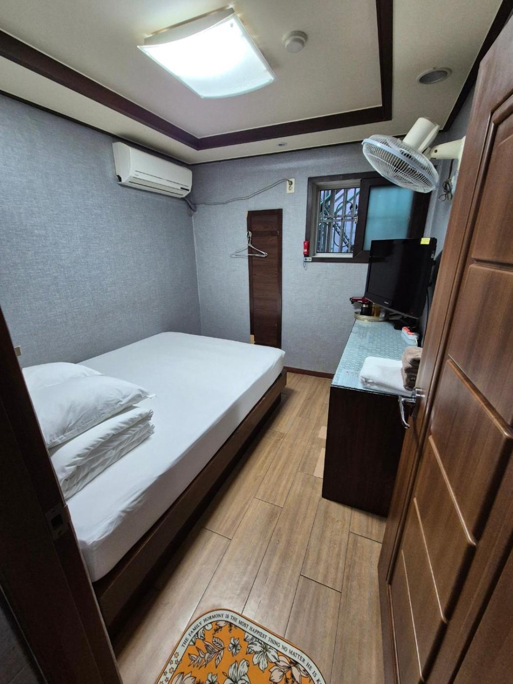 Joyful Stay Seoul Bagian luar foto